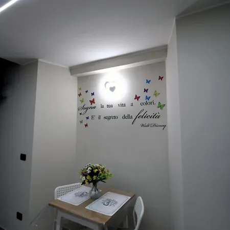 アパート Lizzy's House ナポリ